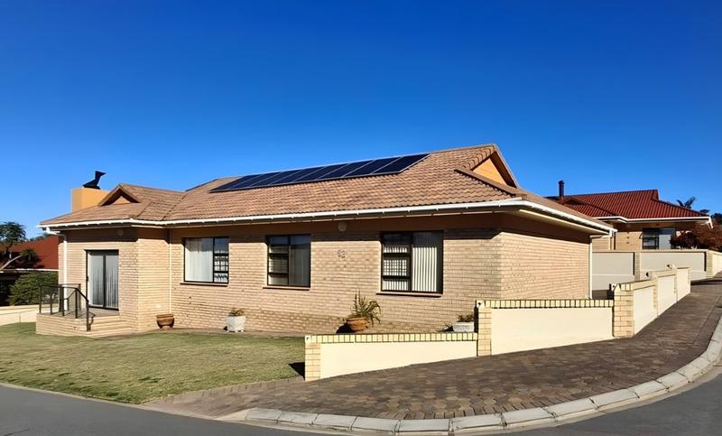 3 Bedroom Property for Sale in Heiderand Western Cape